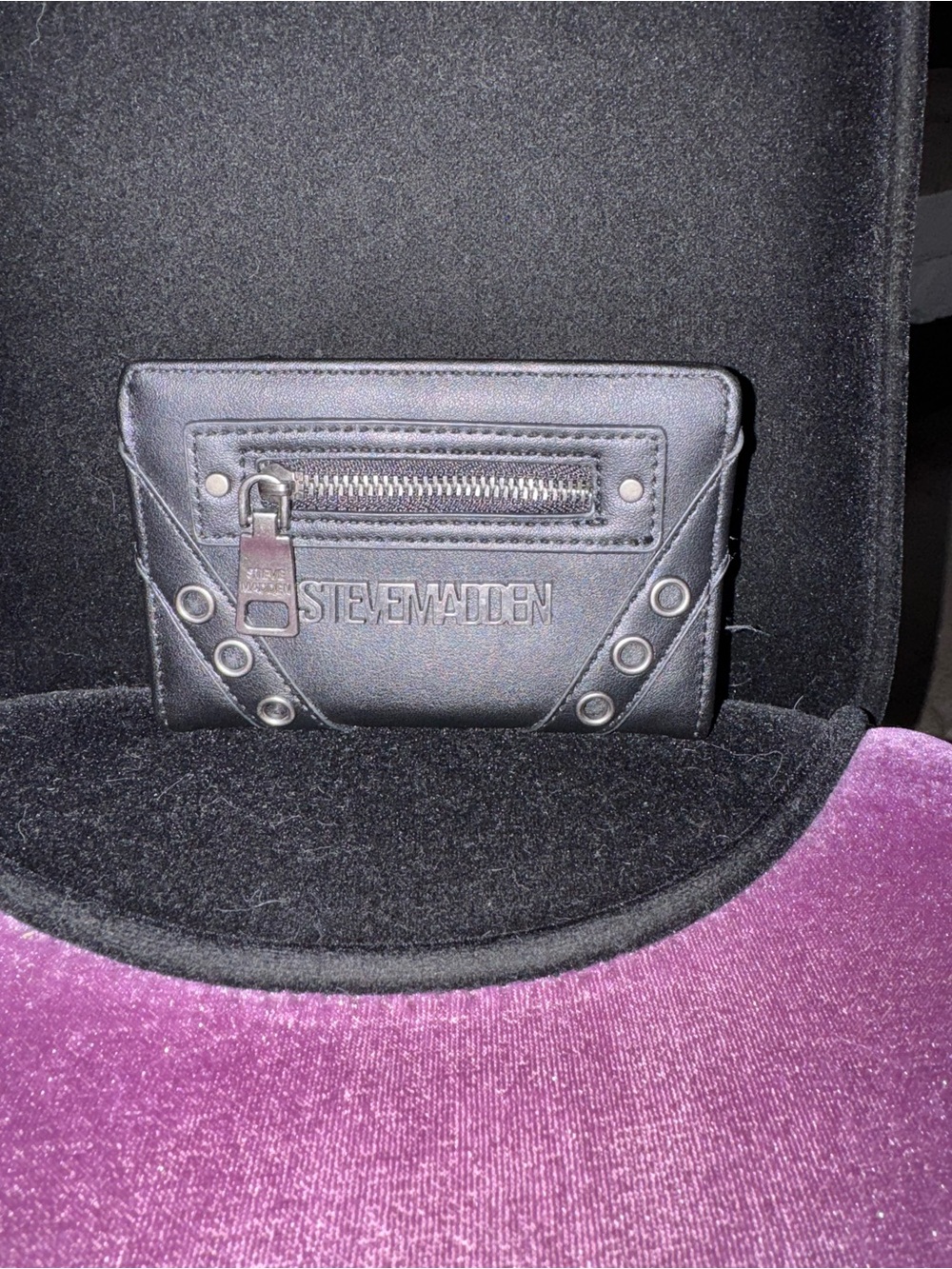 Steve Madden Black Zip Accent Wallet - Picture 1 of 4